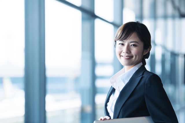 転職エージェントの女性