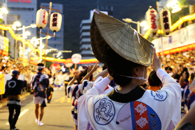 徳島夜の阿波踊り